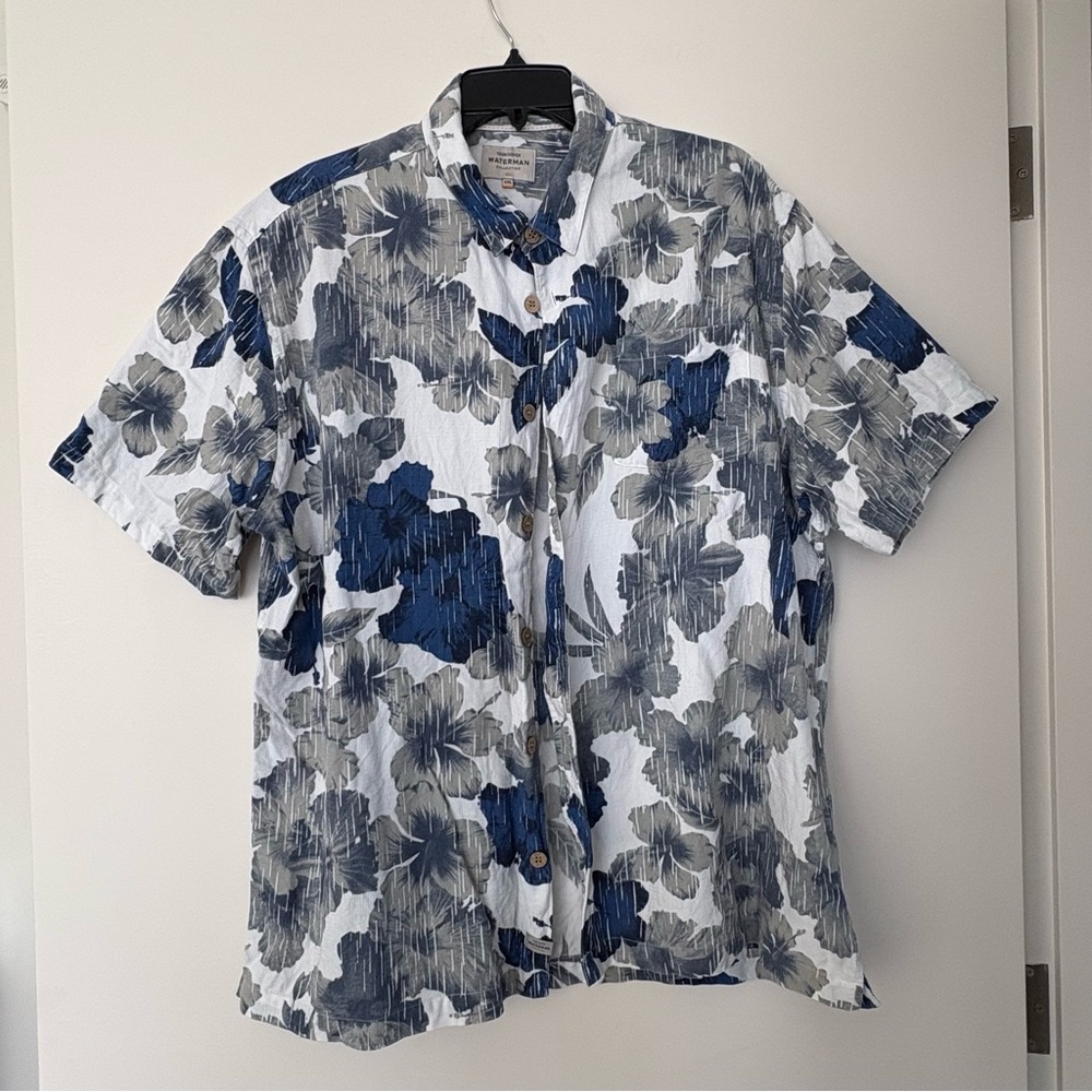 Quiksilver Waterman Men's Floral Blue and Gray Shirt